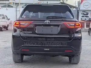 Toyota Harrier 2.0 4WD 2015 Black