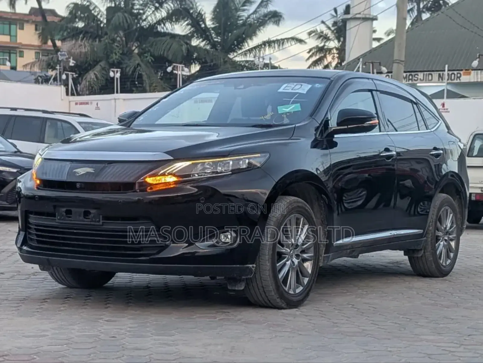 Toyota Harrier 2.0 4WD 2015 Black