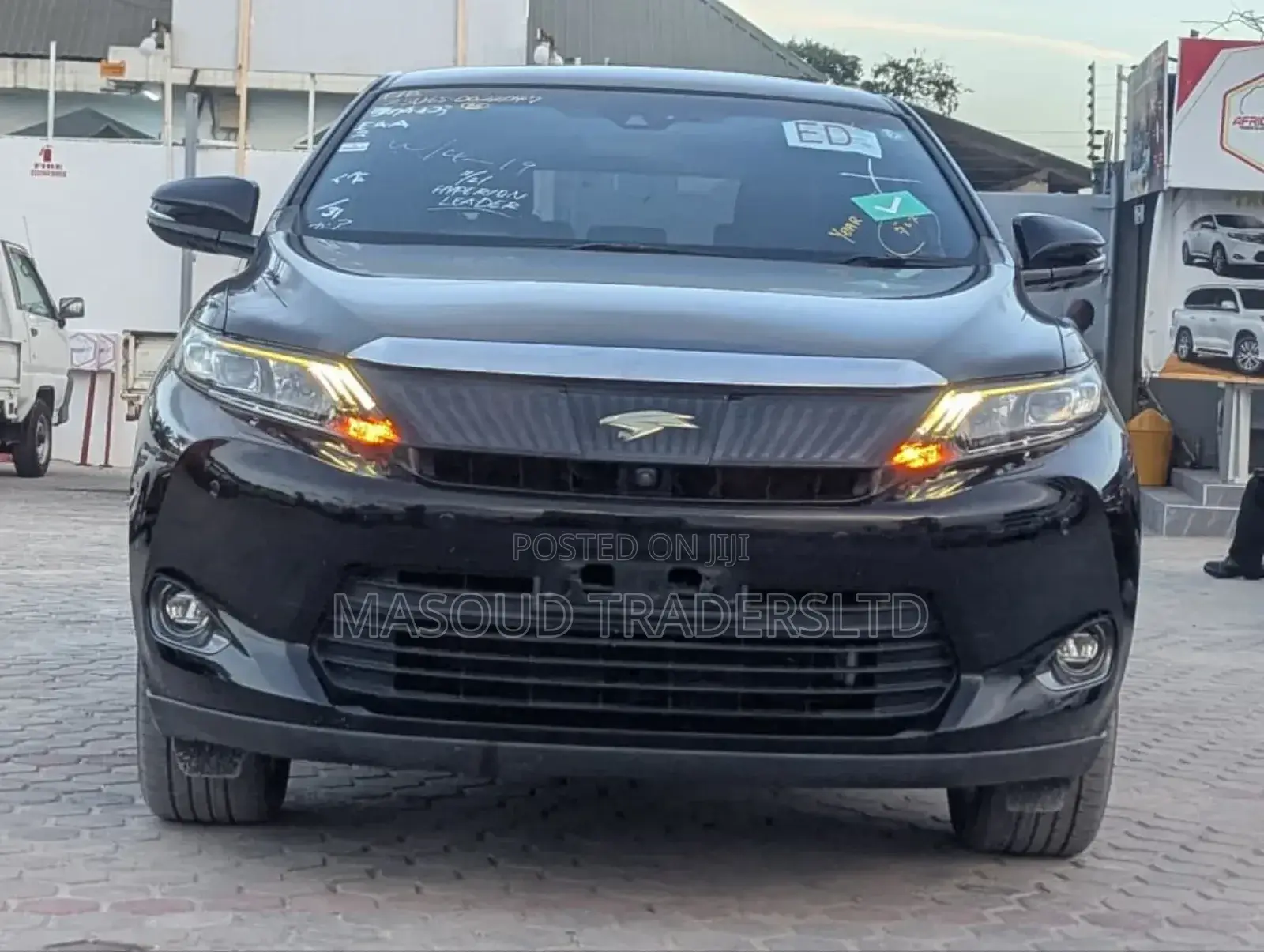 Toyota Harrier 2.0 4WD 2015 Black