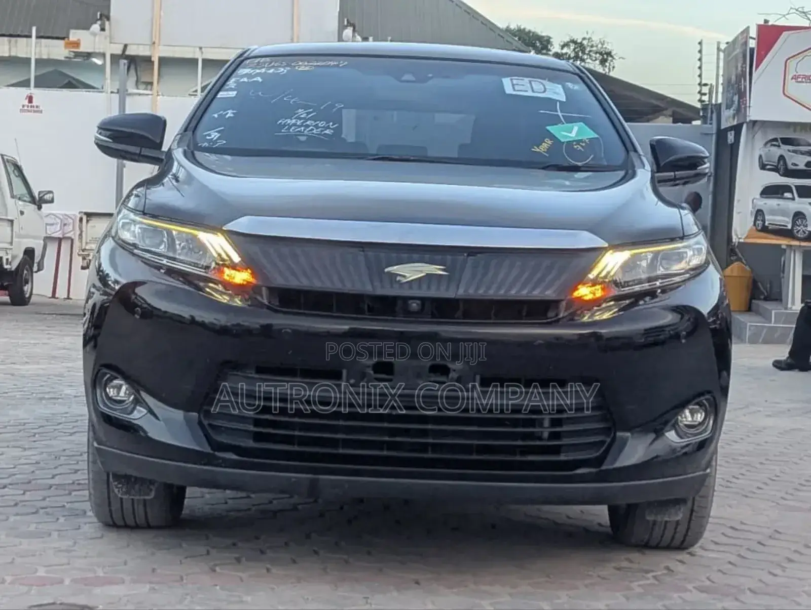 Toyota Harrier 2.0 4WD 2015 Black