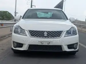 Toyota Crown 2010 White
