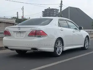 Toyota Crown 2010 White