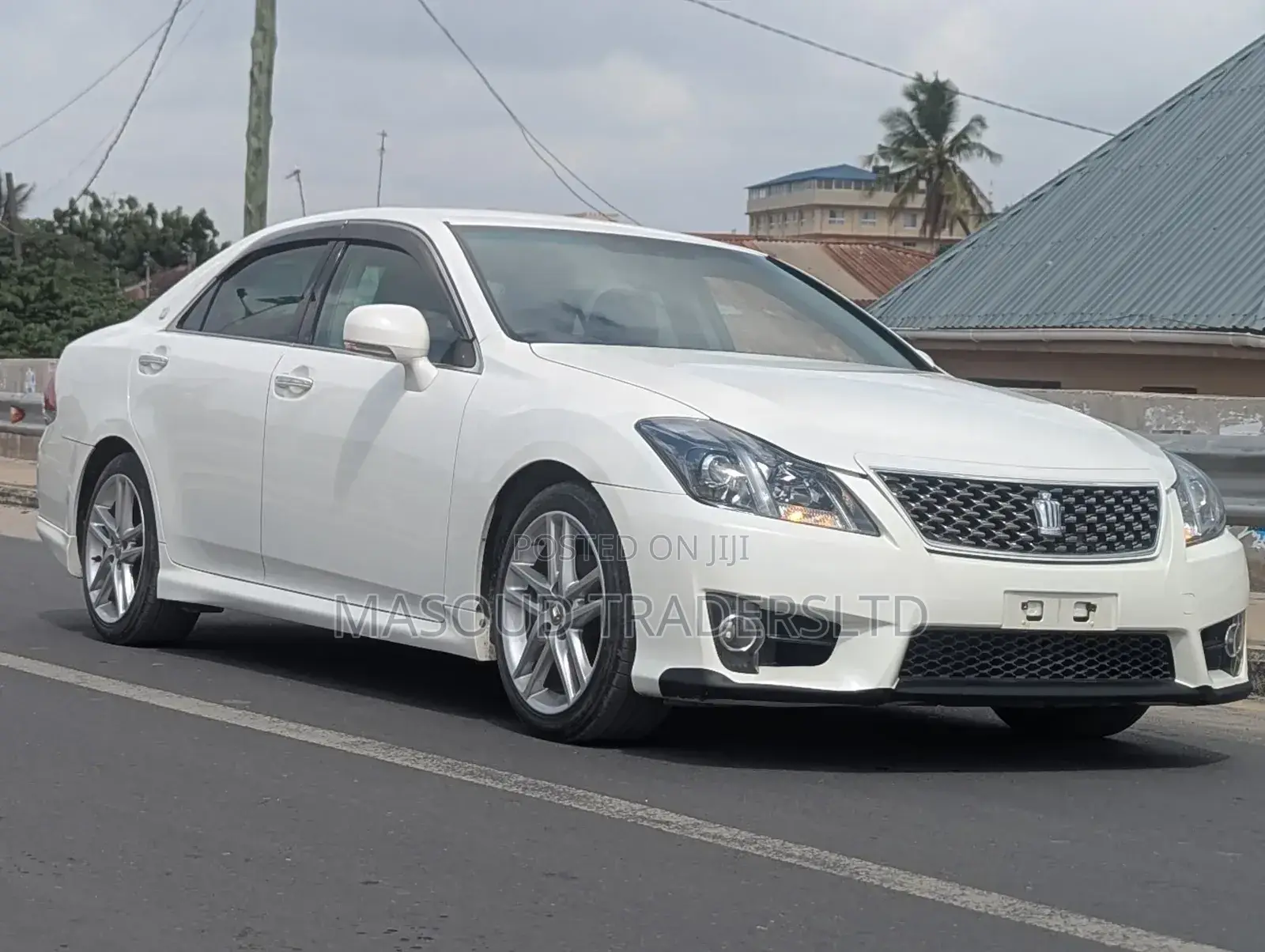 Toyota Crown 2010 White