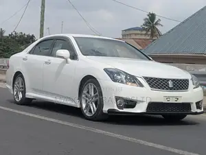 Toyota Crown 2010 White