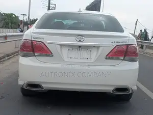 Toyota Crown 2010 White