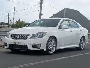 Toyota Crown 2010 White