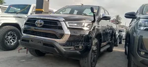 Toyota Hilux 2021 Black