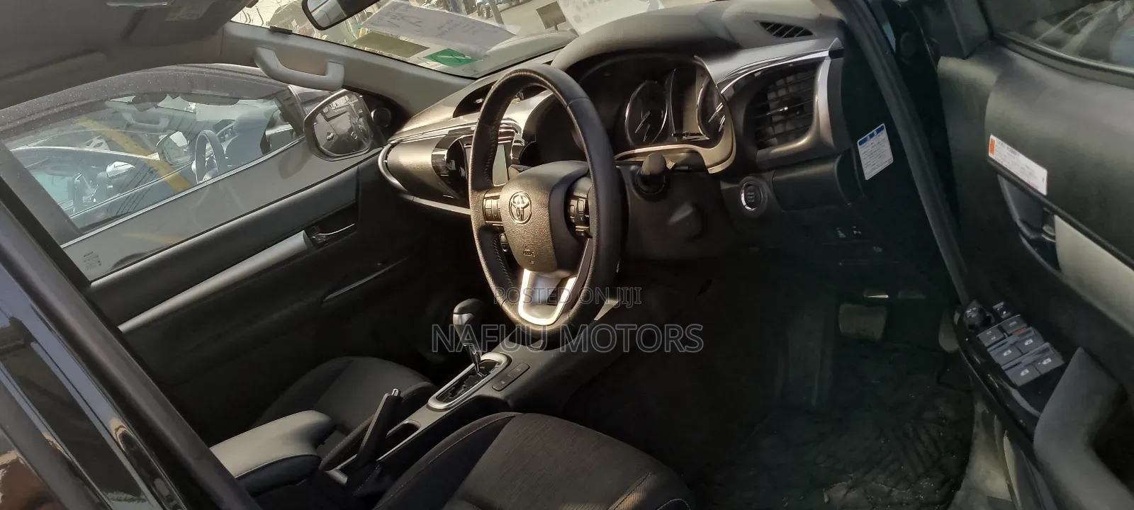 Toyota Hilux 2021 Black