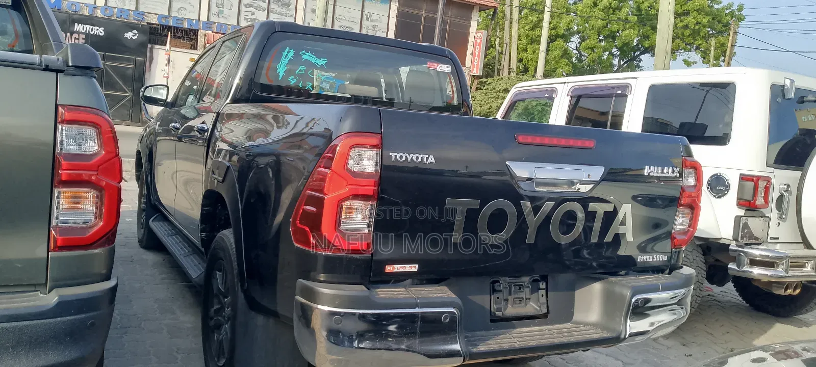 Toyota Hilux 2021 Black
