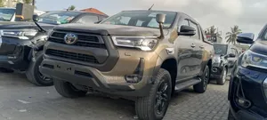 Toyota Hilux 2021 Gray
