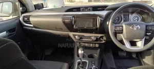 Toyota Hilux 2021 Gray