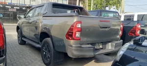 Toyota Hilux 2021 Gray