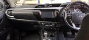 Toyota Hilux 2020 White