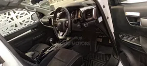 Toyota Hilux 2020 White