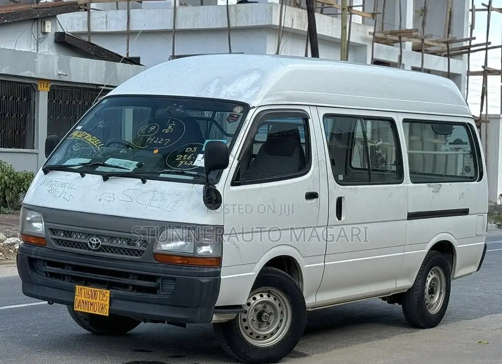 Toyota HiAce 2000 White