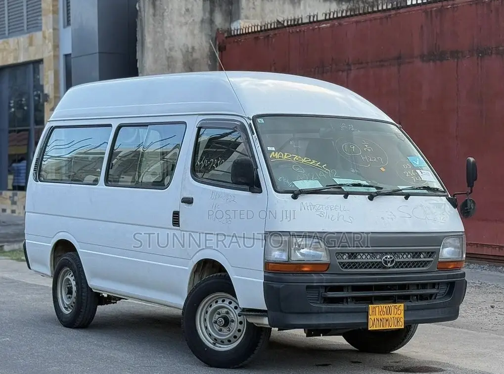 Toyota HiAce 2000 White