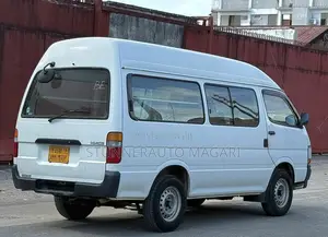 Toyota HiAce 2000 White
