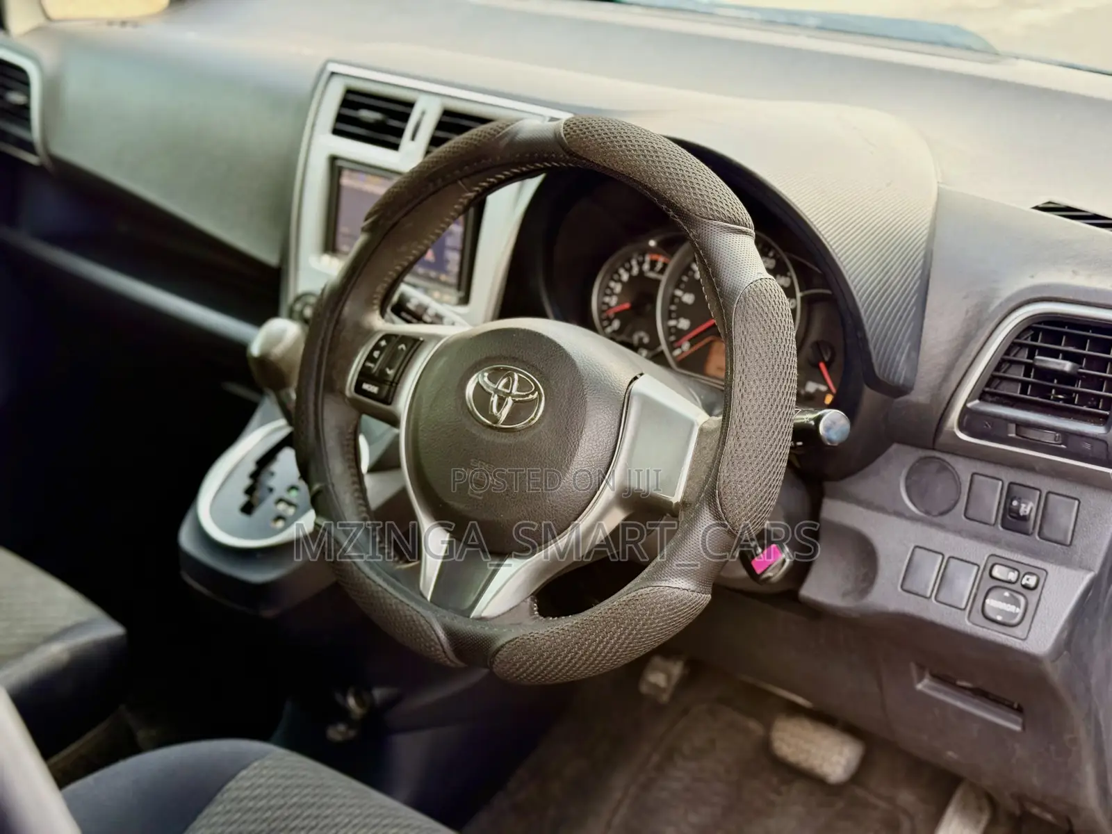 Toyota Ractis 2012 Black