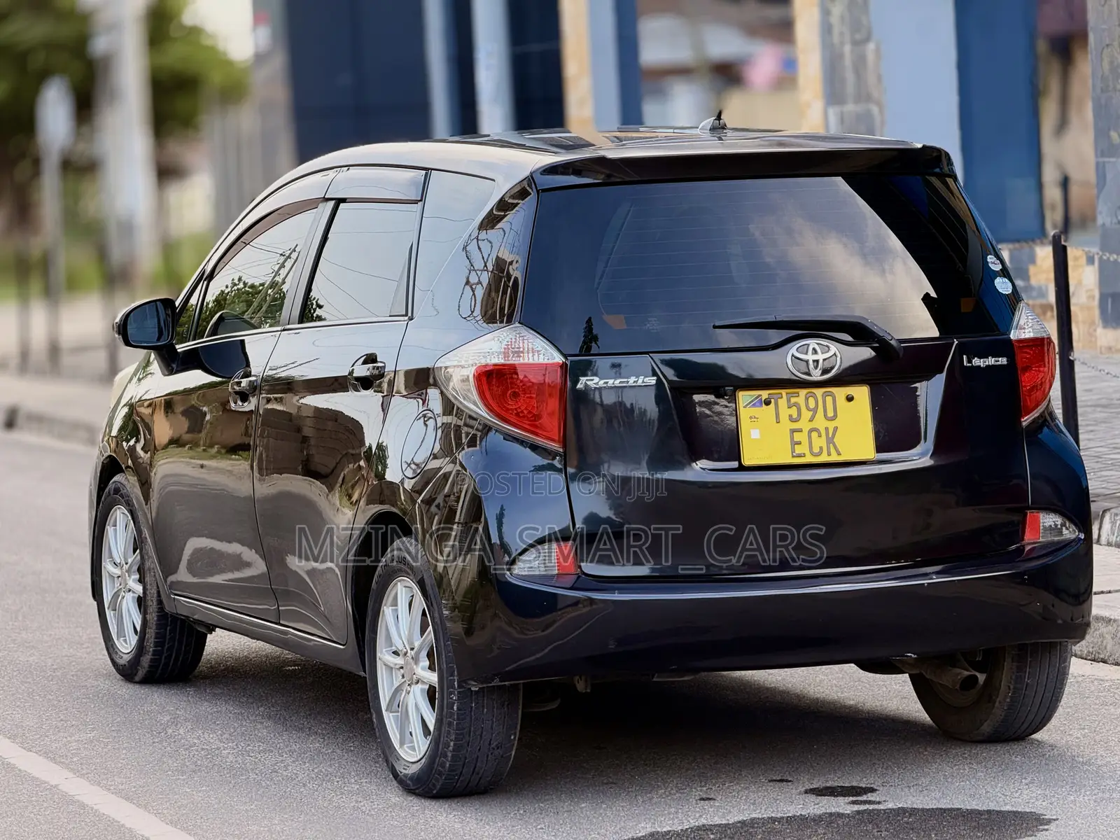 Toyota Ractis 2012 Black