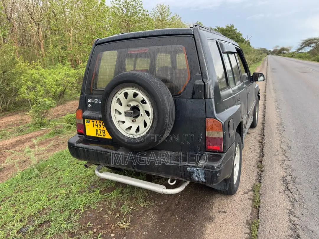Suzuki Escudo 1998 Black