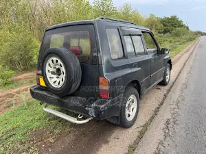 Suzuki Escudo 1998 Black