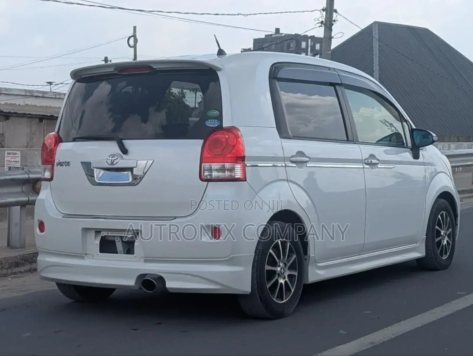 Toyota Porte 1.5 AWD 2016 White