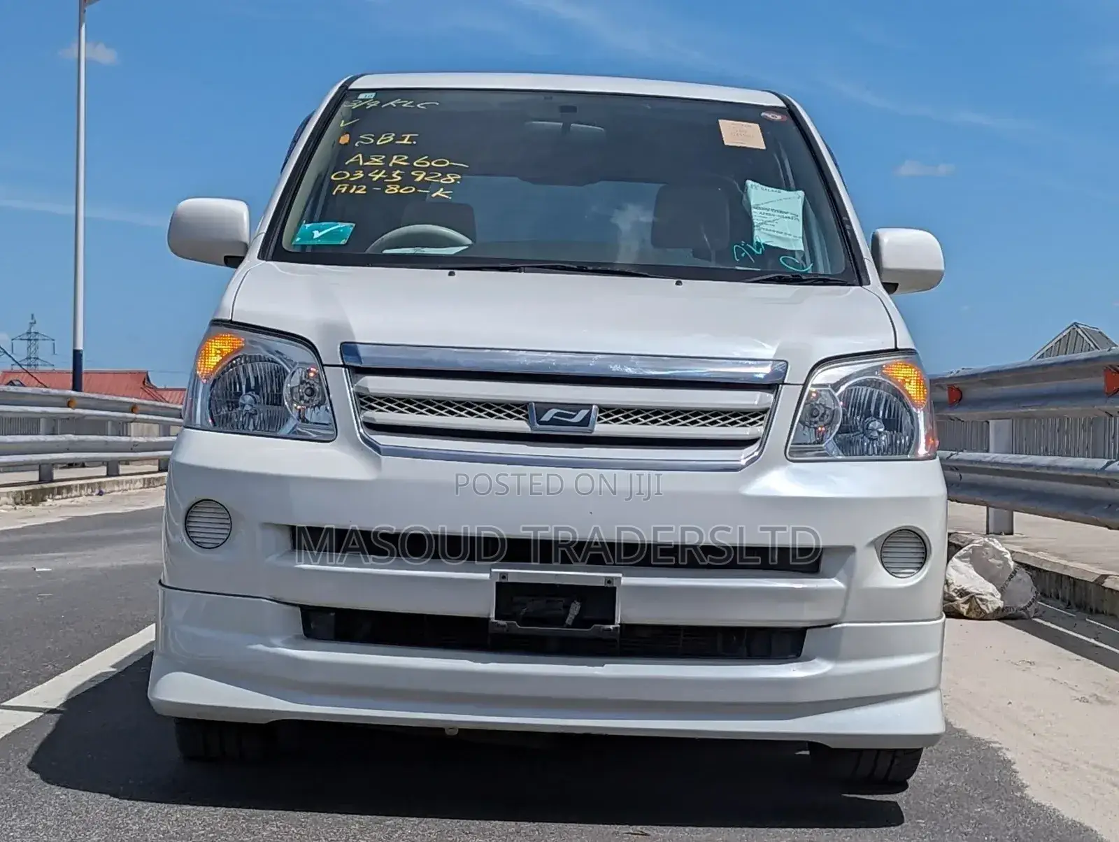 Toyota Noah 2.0 AWD (8 Seater) 2006 White