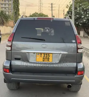 Toyota Land Cruiser Prado 2.7 5dr 2004 Gray
