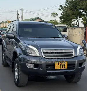 Toyota Land Cruiser Prado 2.7 5dr 2004 Gray