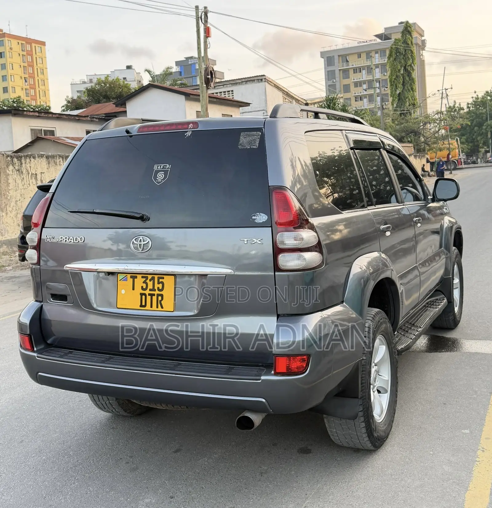 Toyota Land Cruiser Prado 2.7 5dr 2004 Gray