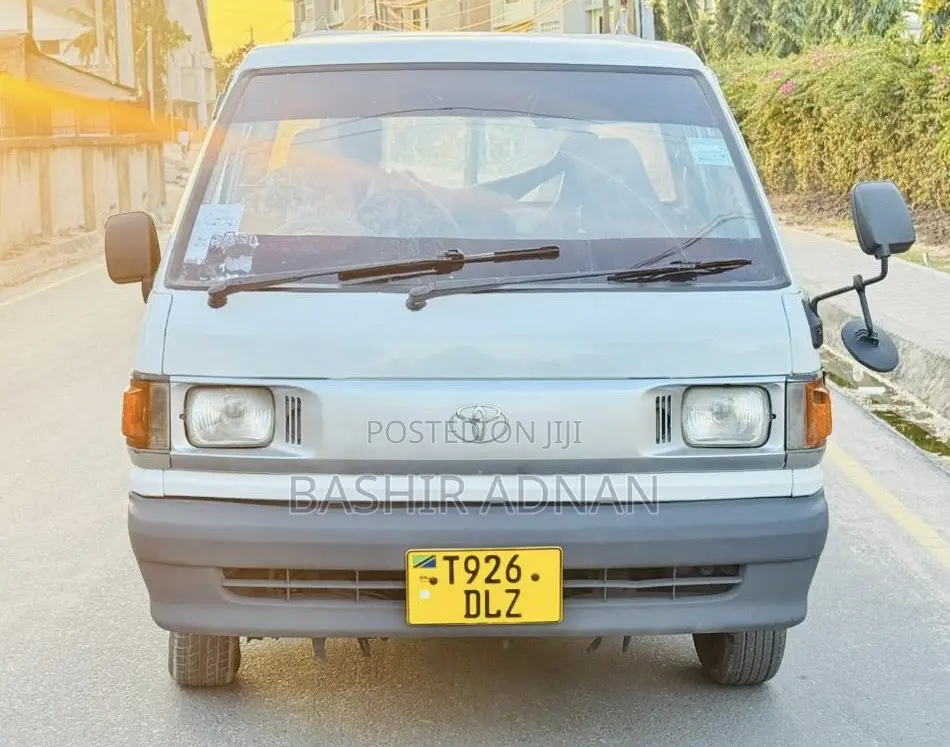 Toyota Liteace Ya Kabureta Used on Sale.