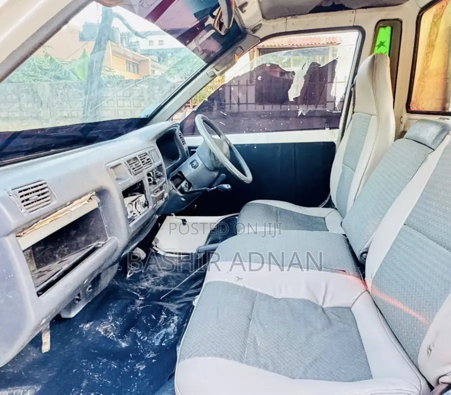 Toyota Liteace Ya Kabureta Used on Sale.