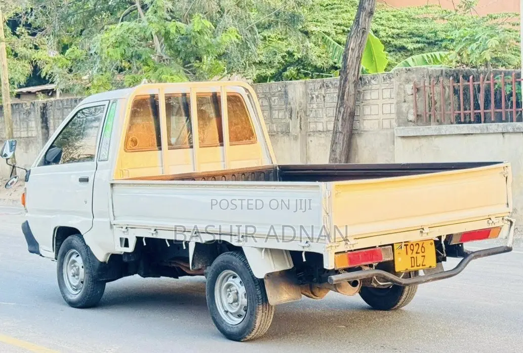 Toyota Liteace Ya Kabureta Used on Sale.
