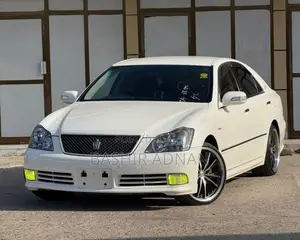 Toyota Crown 2005 Pearl