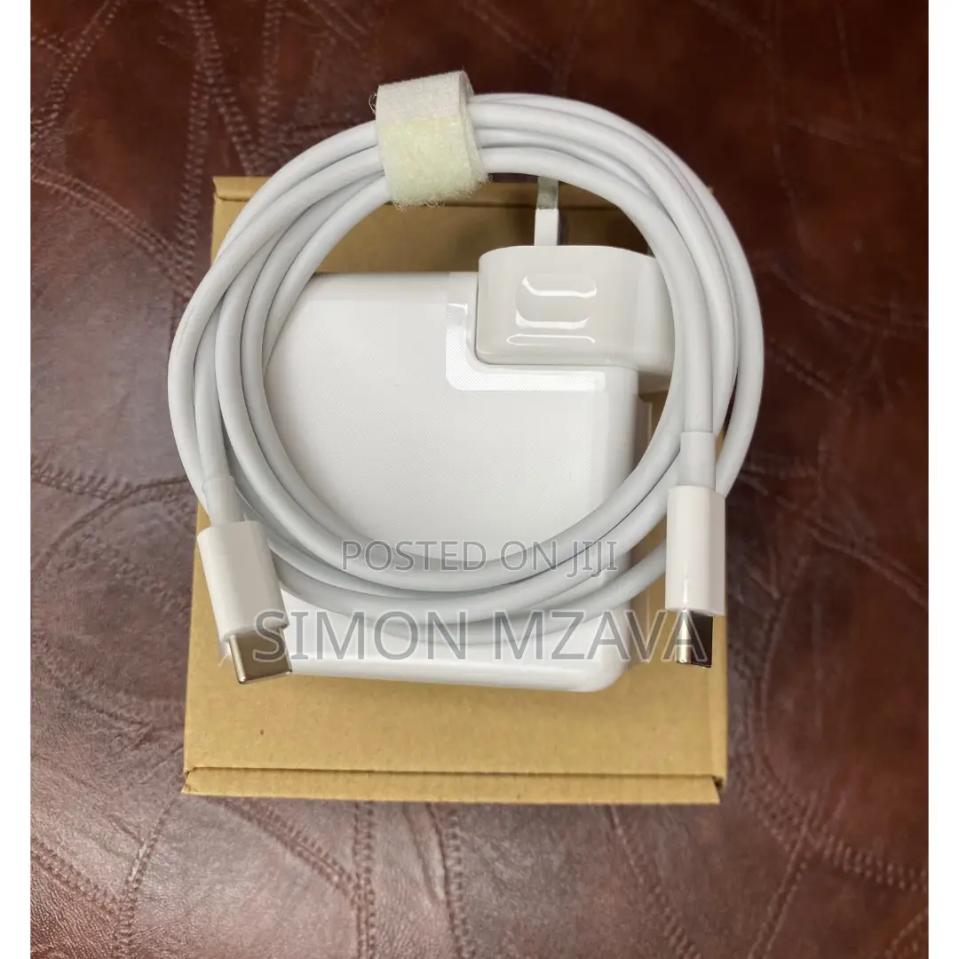 Type-C Charger for Laptops and Macbook.Power: 67w (20v⎓3.35a)
