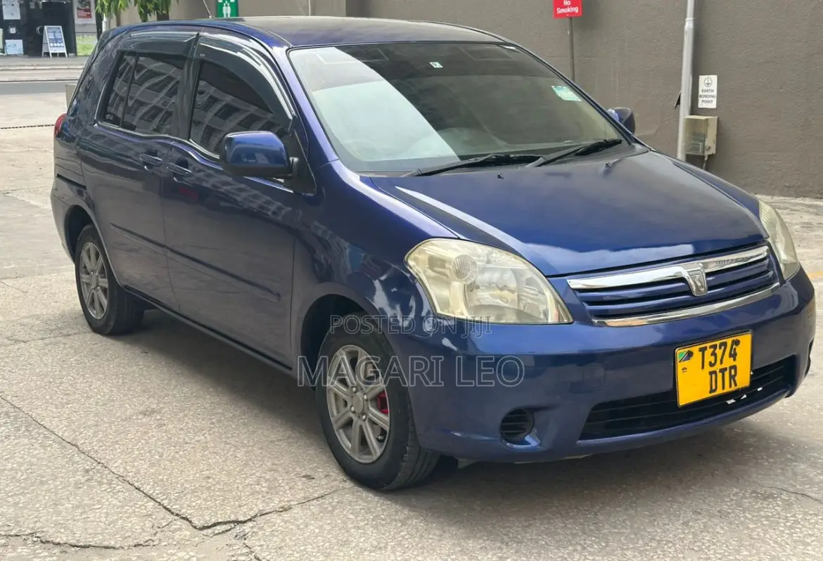 Toyota Raum 2004 Blue