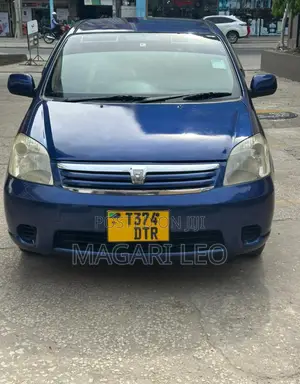Toyota Raum 2004 Blue