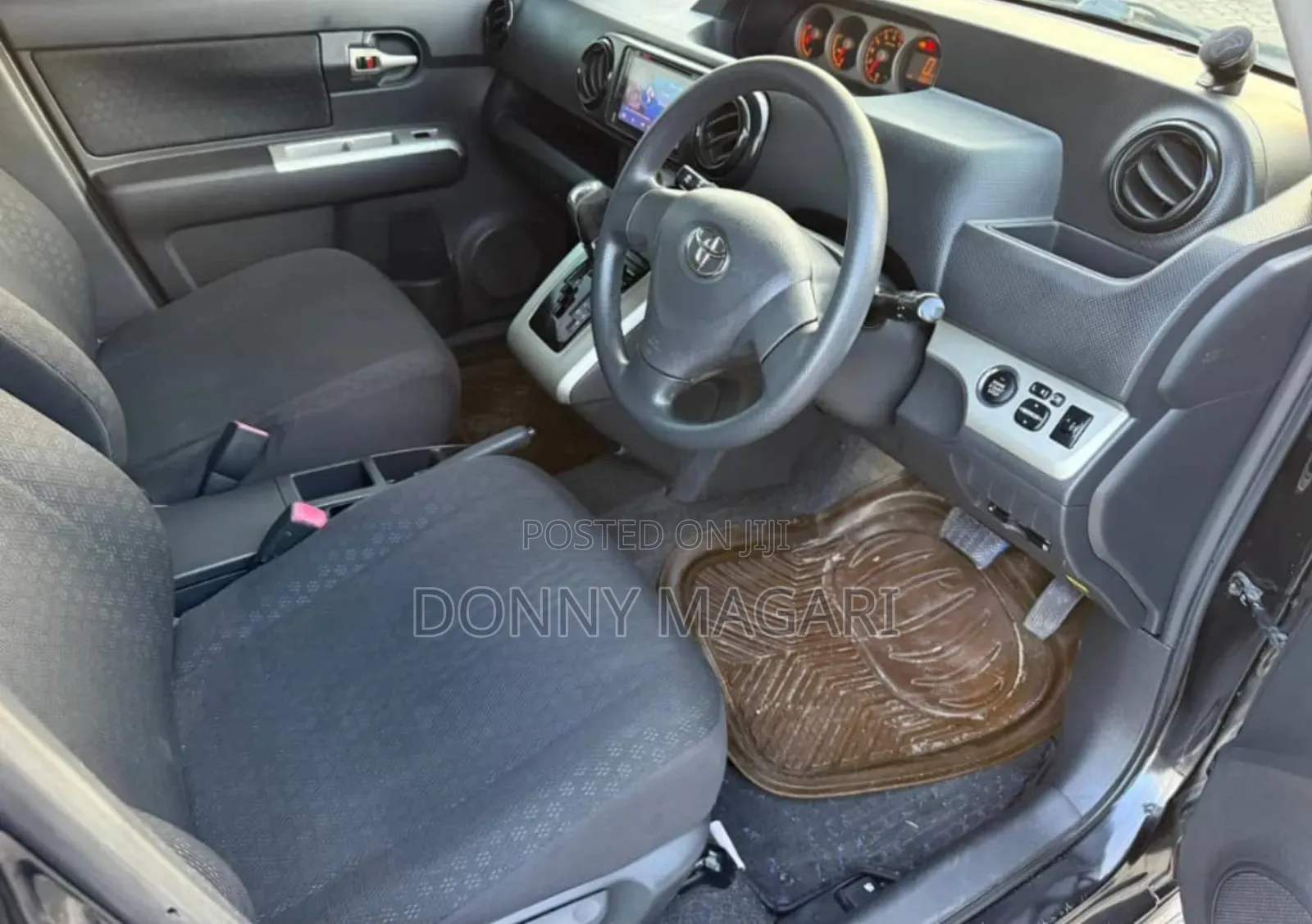 Toyota Corolla Rumion Hatchback 1.5 FWD 2009 Black
