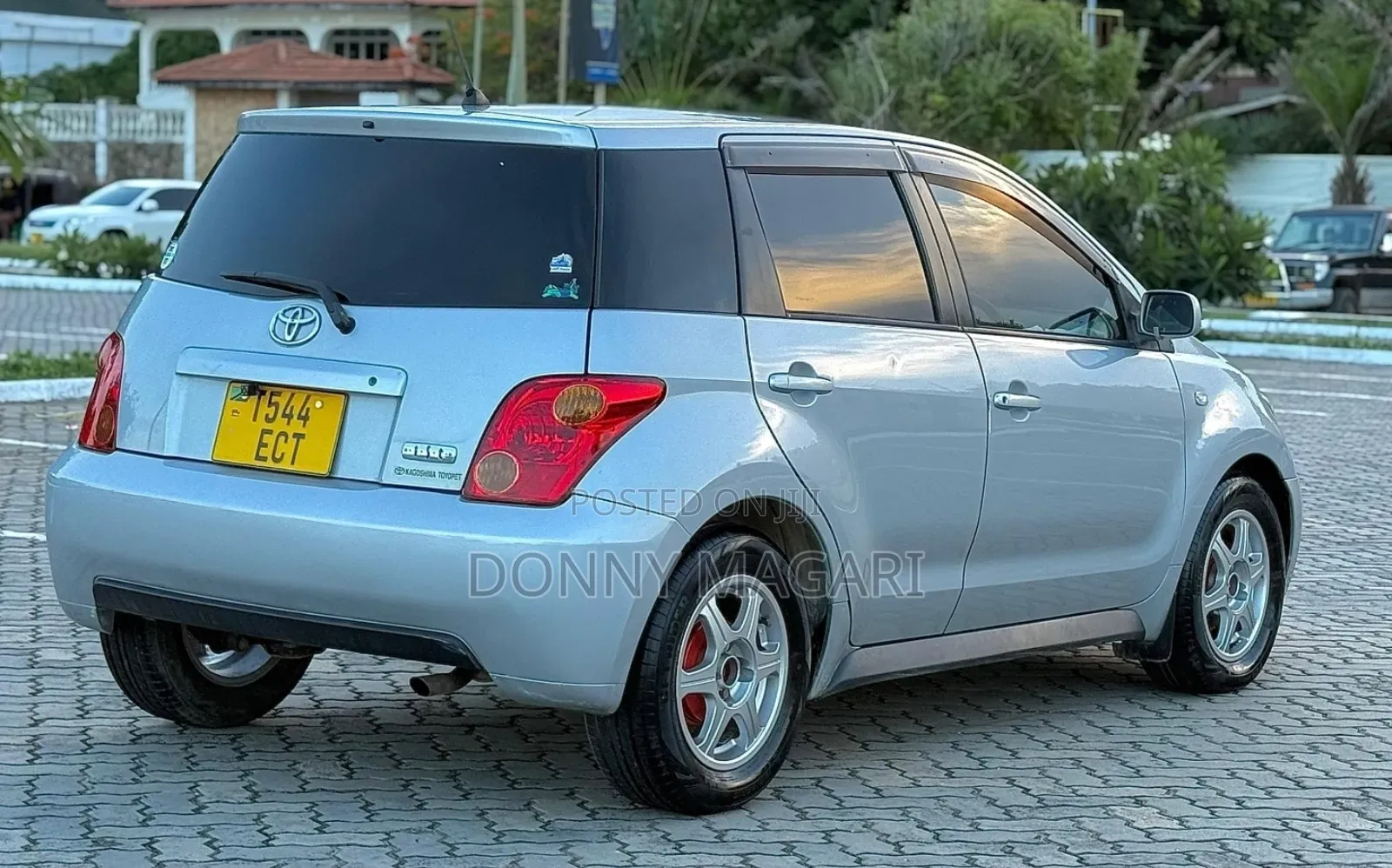 Toyota IST 2004 Silver