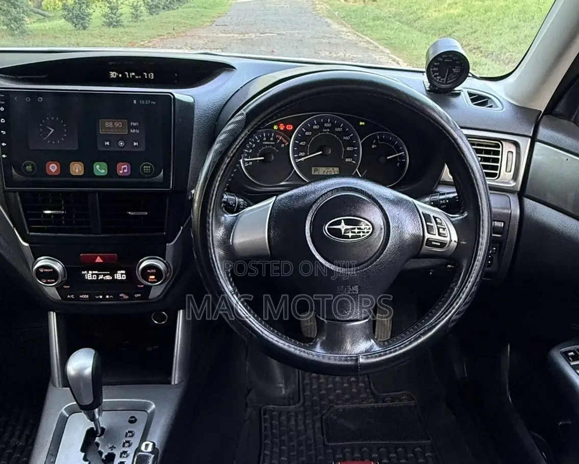 Subaru Forester 2011 Silver