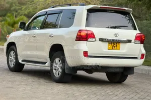 Toyota Land Cruiser 4.5 V8 GXR 2008 White