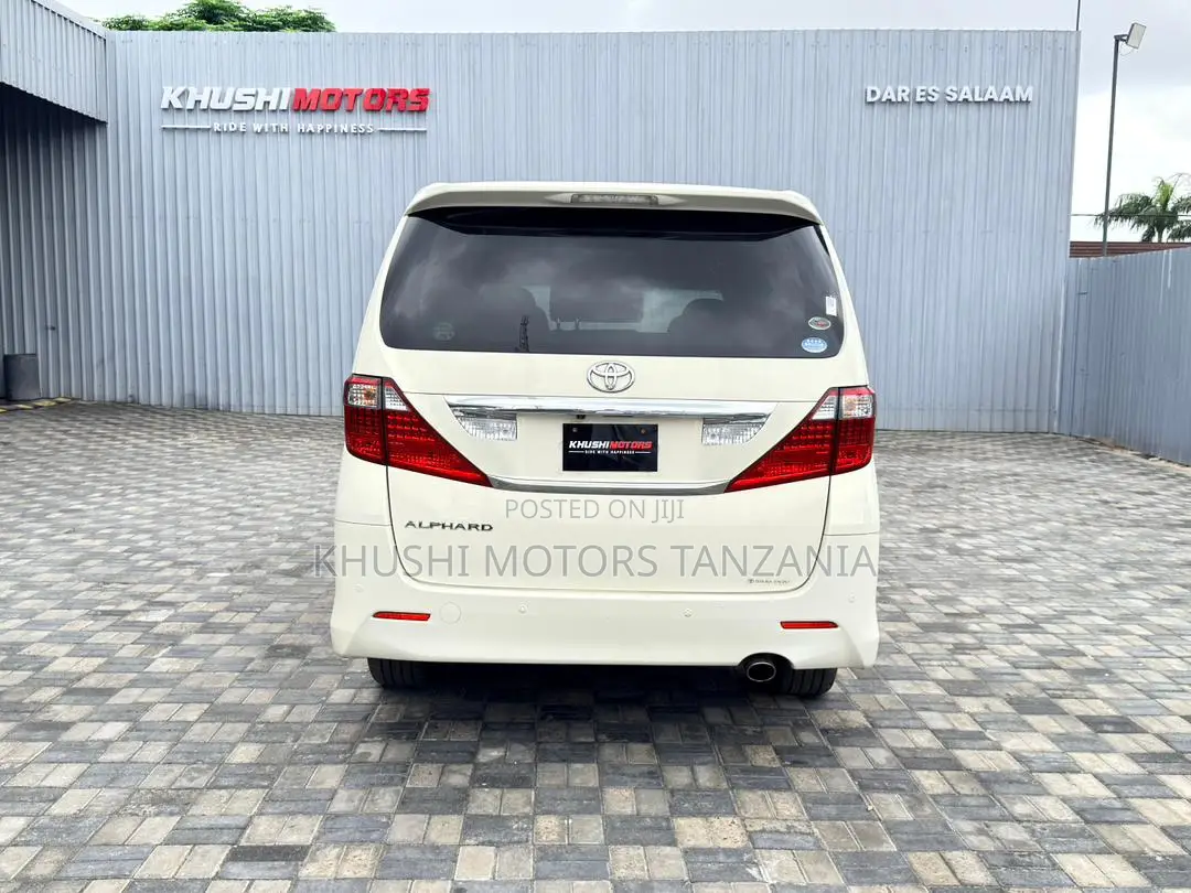Toyota Alphard 2009 Beige