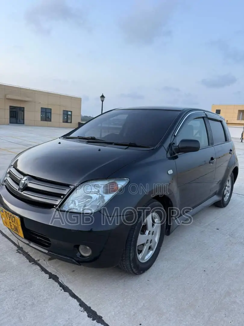 Toyota IST 2004 Black