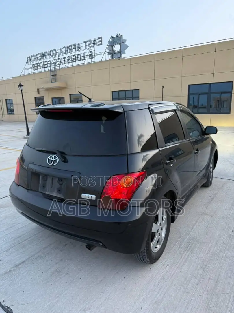 Toyota IST 2004 Black