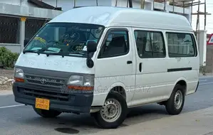 Toyota HiAce 2000 Beige