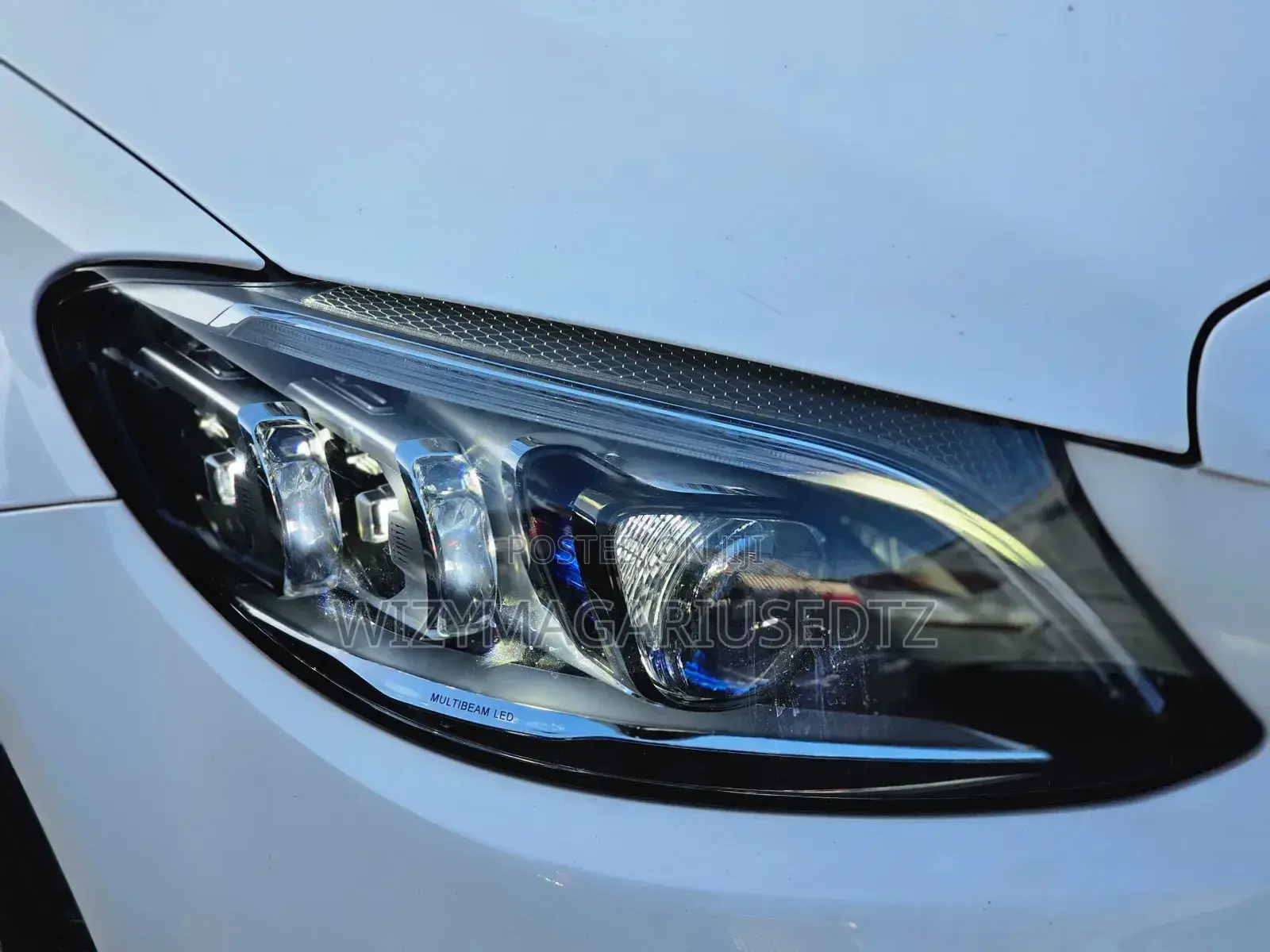 Mercedes-Benz C220 2019 Off white