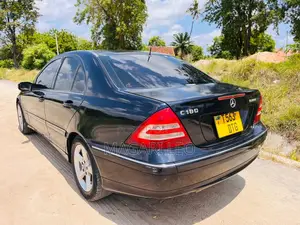Mercedes-Benz C-Class 2007 Black