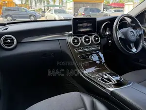 Mercedes-Benz C200 2015 Brown