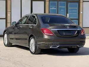 Mercedes-Benz C200 2015 Brown
