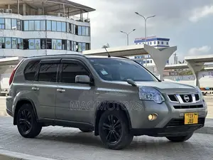 Nissan X-Trail 2010 Gray